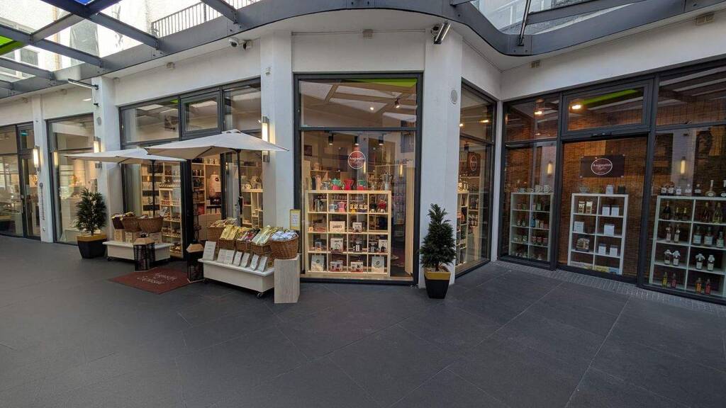 Laden zur Miete 2.860 € 77 m² Verkaufsfläche Maximilianstraße 14 Innenstadt Augsburg 86150