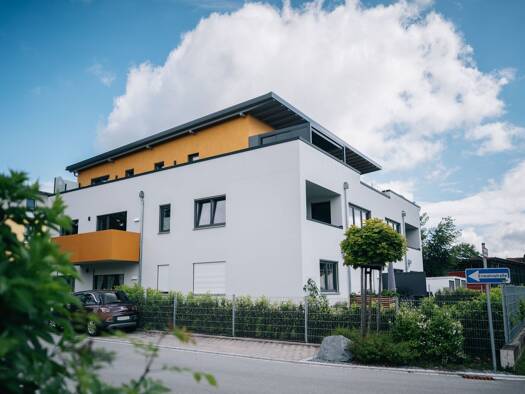 Wohnung zur Miete 766 € 2 Zimmer 66,6 m² 1. Geschoss frei ab 01.01.2026 Theater Straße 4 Eggenfelden 84307