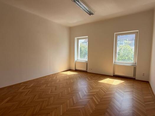 Büro zur Miete 850 € 3 Zimmer Wiener Neustadt 2700
