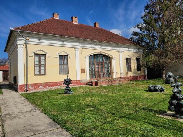 Villa zum Kauf 345.000 € 7 Zimmer 200 m²<br/>Wohnfläche 1.216 m²<br/>Grundstück Hajdúszoboszló 4200