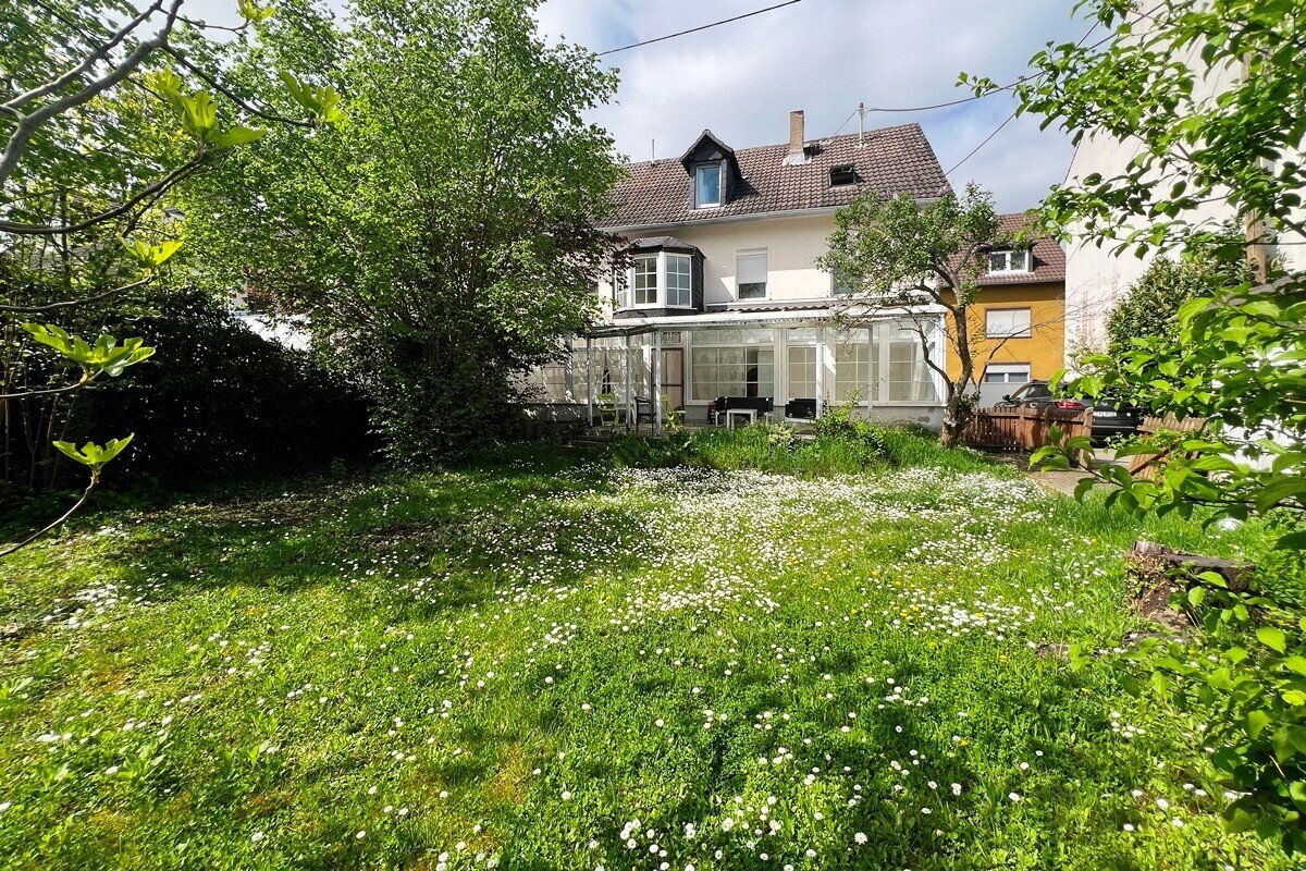 Mehrfamilienhaus zum Kauf 650.000 € 9 Zimmer 226 m²<br/>Wohnfläche 455 m²<br/>Grundstück Sossenheim Frankfurt am Main 65936