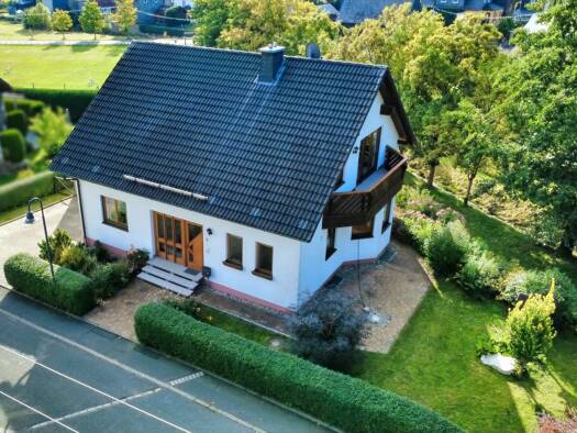 Einfamilienhaus zum Kauf 298.000 € 7 Zimmer 146 m² 608 m² Grundstück Helmsgrün Bad Lobenstein 07356