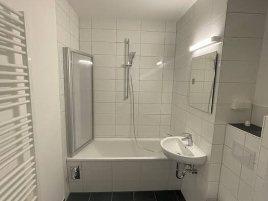 Wohnung zur Miete 400 € 3 Zimmer 56,9 m² 6. Geschoss Murmansker Straße 18b Südstadt Halle 06130