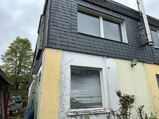 Doppelhaushälfte zum Kauf 149.000 € 7 Zimmer 190,9 m² 1.085 m² Grundstück Gummersbach 51645