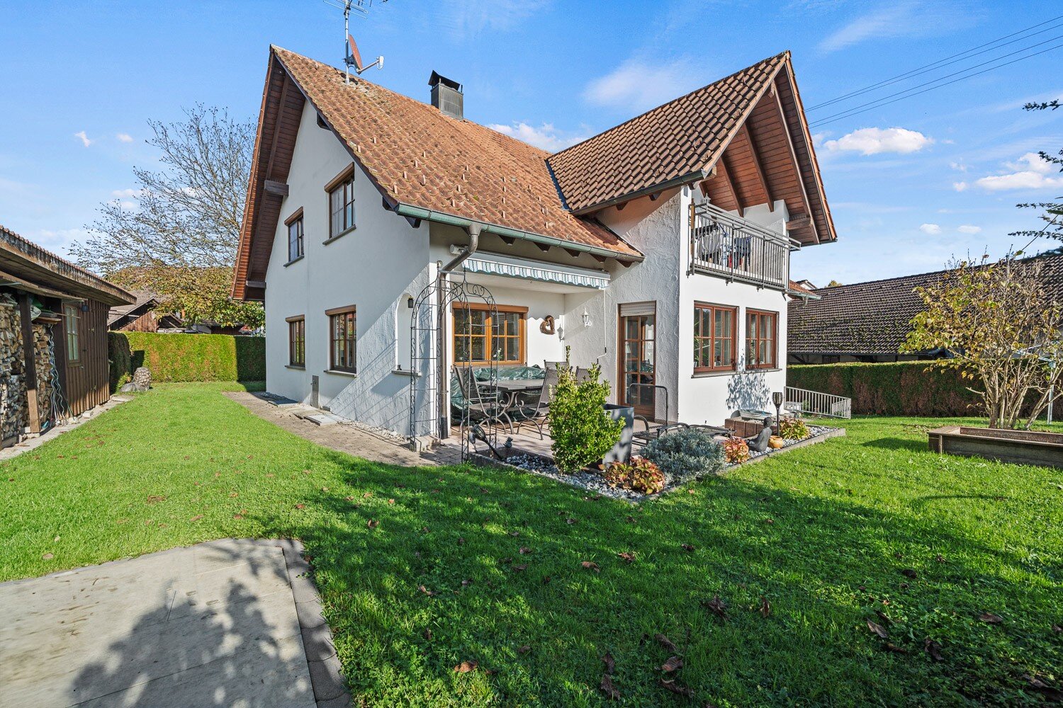 Einfamilienhaus zum Kauf 897.000 € 7,5 Zimmer 218 m²<br/>Wohnfläche 757 m²<br/>Grundstück Laimnau Tettnang 88069