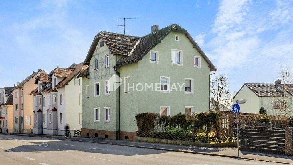 Immobilie in Amberg - Attraktives MFH zentral in Amberg: 5 vermietete Wohnungen, Garagen und Stellplätze im Innenhof - Bild 0