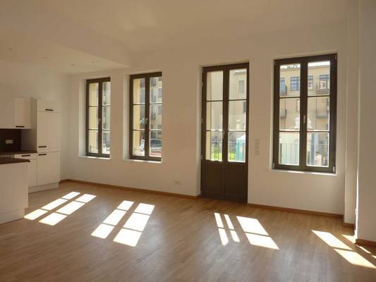 Wohnung zur Miete 700 € 3 Zimmer 84 m²<br/>Wohnfläche ab sofort<br/>Verfügbarkeit Merseburger Straße Damaschkestraße Halle (Saale) 06110