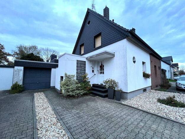 Doppelhaushälfte zum Kauf 285.000 € 3 Zimmer 139 m² 534 m² Grundstück frei ab sofort Karlstraße 15 Dülken Viersen 41751