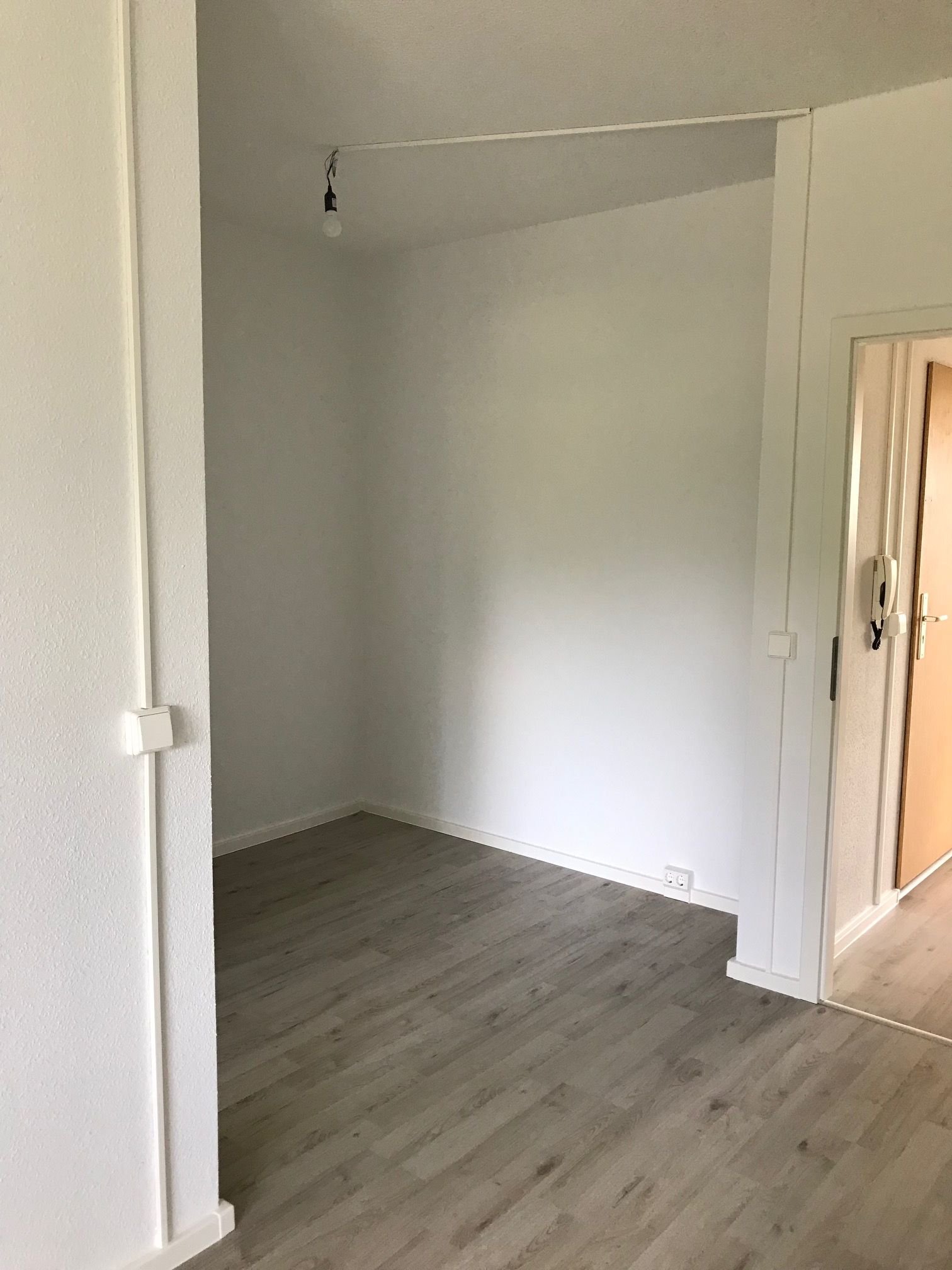 Wohnung zur Miete 277 € 3 Zimmer 55,2 m²<br/>Wohnfläche 3.<br/>Geschoss ab sofort<br/>Verfügbarkeit Außenring 22 Thurm Mülsen 08132