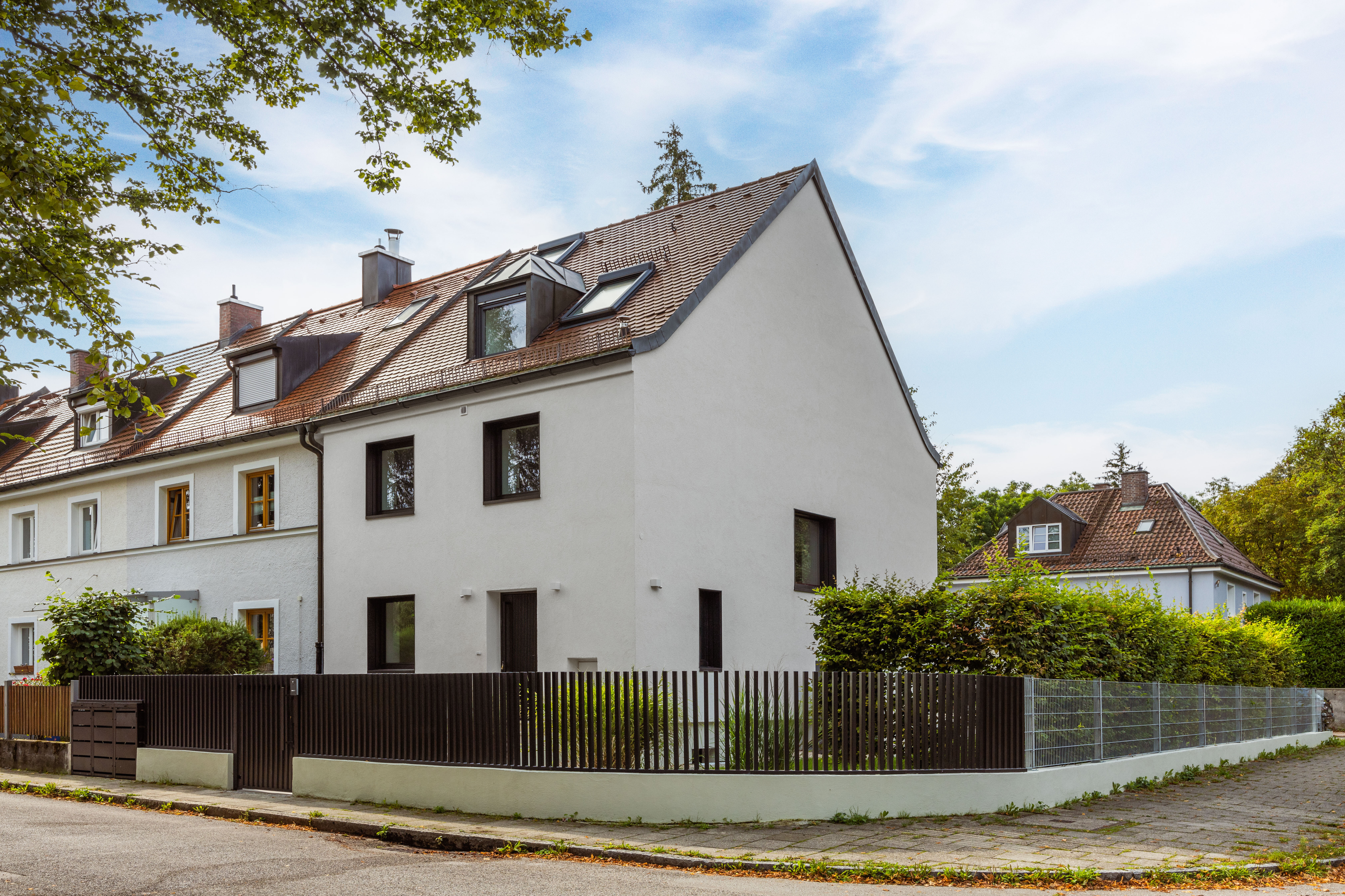 Reihenendhaus zum Kauf 1.825.000 € 5,5 Zimmer 145 m²<br/>Wohnfläche 317 m²<br/>Grundstück ab sofort<br/>Verfügbarkeit Land in Sonne München 80686