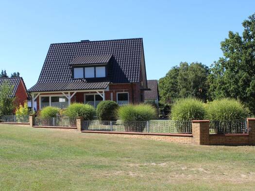 Einfamilienhaus zur Miete 900 € 5 Zimmer 130 m² 1.000 m² Grundstück frei ab sofort Sallahn Küsten 29482