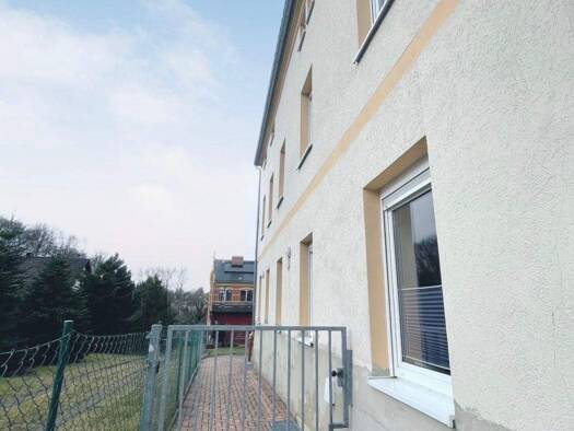 Mehrfamilienhaus zum Kauf als Kapitalanlage geeignet 298.500 € 10 Zimmer 274 m² Meerane 08393