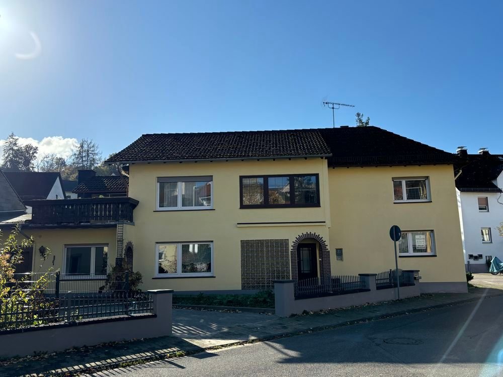 Einfamilienhaus zum Kauf 299.000 € 6 Zimmer 170 m²<br/>Wohnfläche 333 m²<br/>Grundstück ab sofort<br/>Verfügbarkeit Scheidertalstraße 13 Strinz-Trinitatis Hünstetten 65510