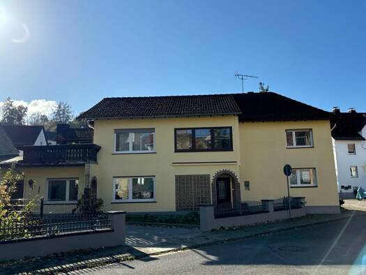 Einfamilienhaus zum Kauf 288.000 € 6 Zimmer 170 m² 333 m² Grundstück frei ab sofort Scheidertalstraße 13 Strinz-Trinitatis Hünstetten 65510