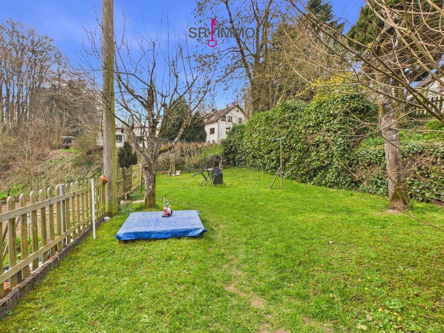 Immobilie in Heilbach - Liebevoll gepflegtes Einfamilienhaus mit idyllischem Garten und romantischem Bachlauf - Bild 4