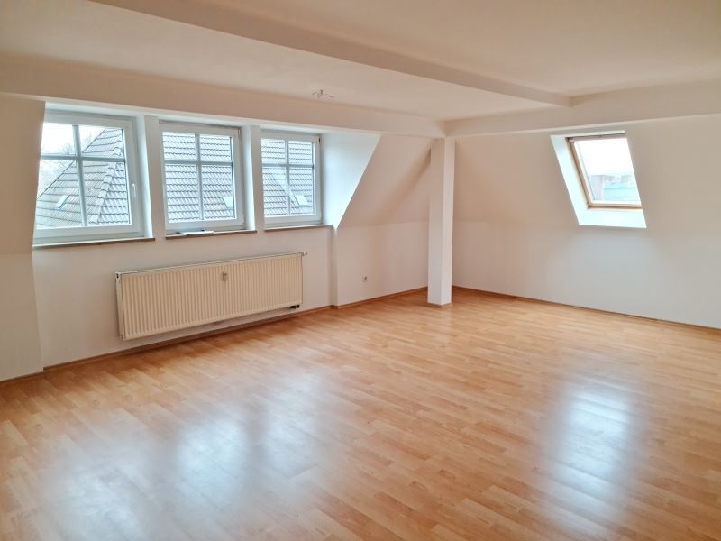 Wohnung zur Miete 449 € 3 Zimmer 81,7 m²<br/>Wohnfläche 4.<br/>Geschoss Heinrich-Heine-Straße 54 Nordvorstadt 155 Zwickau 08058