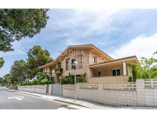 Chalet zum Kauf 1.499.999 € 6 Zimmer 777 m² 1.005 m² Grundstück Salou 43840