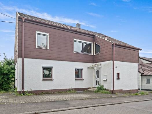 Einfamilienhaus zum Kauf provisionsfrei 269.000 € 8 Zimmer 194,4 m² 660 m² Grundstück Tuttlingen 78532