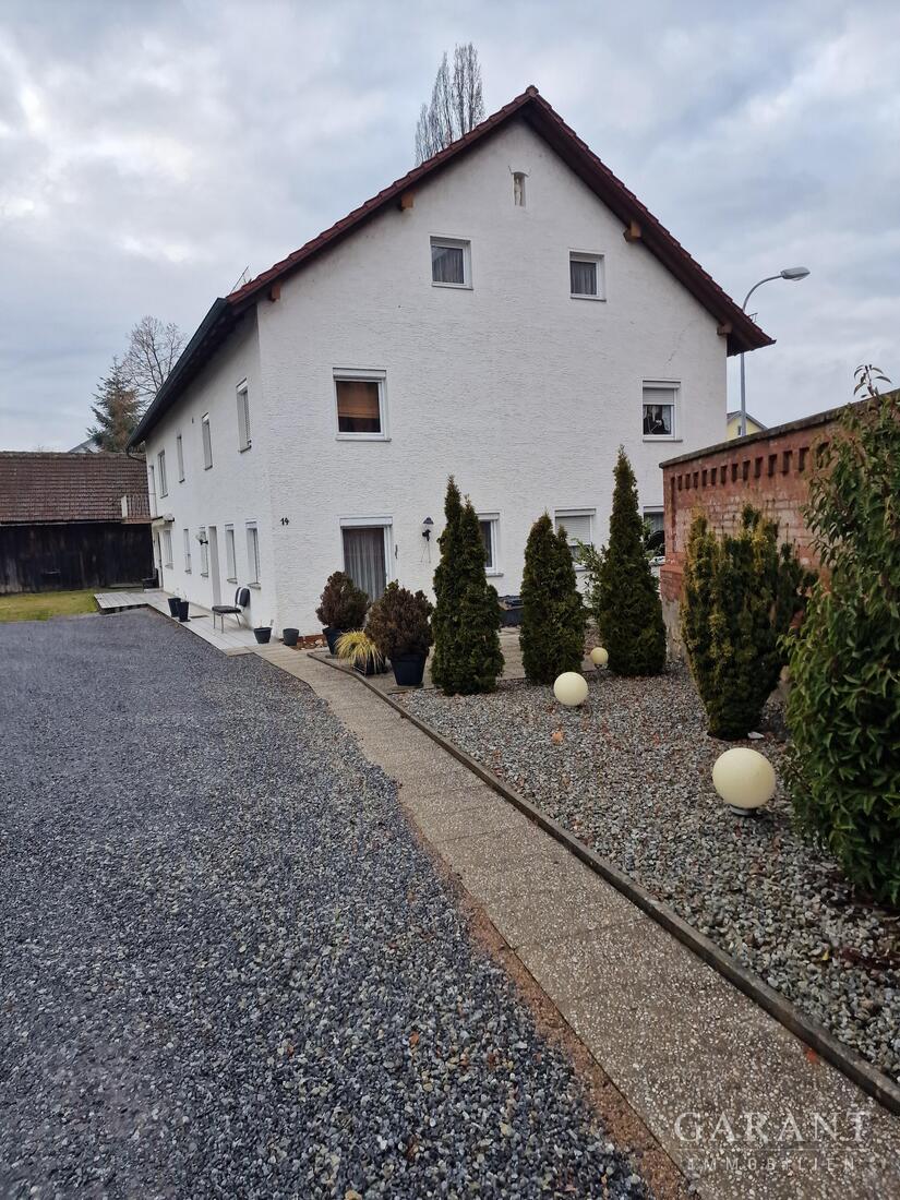 Mehrfamilienhaus zum Kauf 750.000 € 11 Zimmer 260 m²<br/>Wohnfläche 1.500 m²<br/>Grundstück Planungsbezirk 202 Straubing 94315