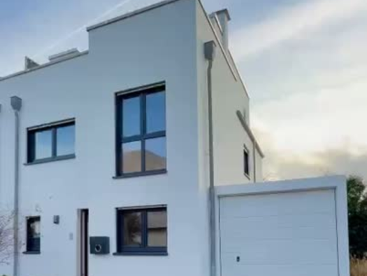 Haus zum Kauf provisionsfrei 1.090.000 € 5 Zimmer 175 m² 336 m² Grundstück frei ab sofort Bürgel Offenbach am Main 63075