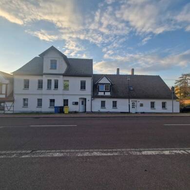 Mehrfamilienhaus zum Kauf provisionsfrei 249.000 € 16 Zimmer 350 m² 355 m² Grundstück Friedensstr. 12 Rothenburg Wettin-Löbejün 06193
