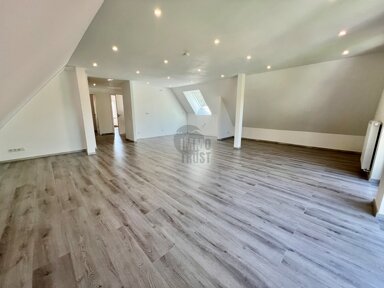 Wohnung zur Miete 850 € 3 Zimmer 90 m² 3. Geschoss Brake Lemgo 32657