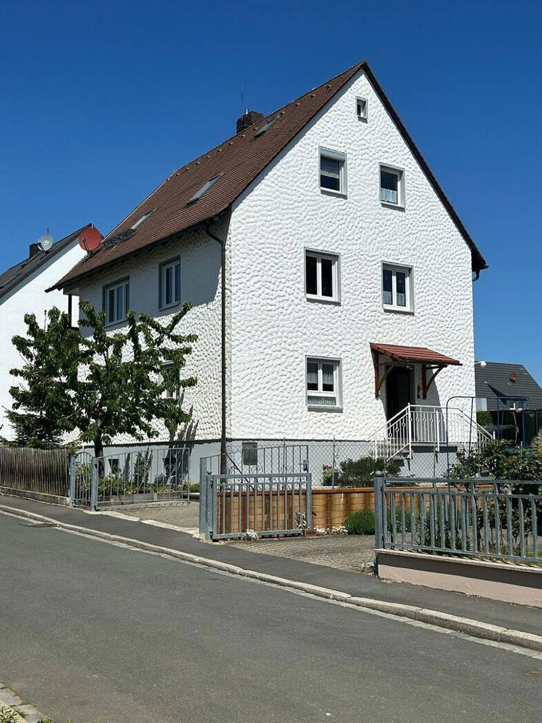 Einfamilienhaus zum Kauf provisionsfrei 570.000 € 6 Zimmer 184 m² 625 m² Grundstück frei ab 01.12.2025 Neunkirchen Neunkirchen am Brand 91077