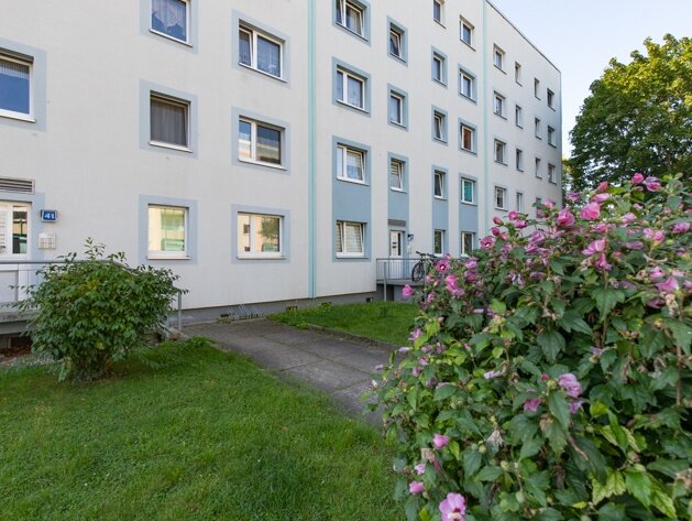 Wohnung zur Miete 341 € 2 Zimmer 56,8 m²<br/>Wohnfläche 3.<br/>Geschoss Georg-Singer-Straße 40 Neustädter Feld West Magdeburg, 3. Etage links 39128