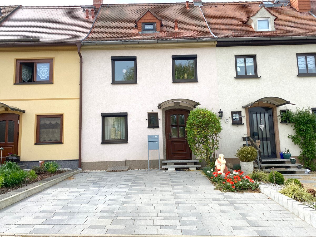 Reihenmittelhaus zum Kauf 140.000 € 4 Zimmer 105,3 m²<br/>Wohnfläche 270 m²<br/>Grundstück Meerane Meerane 08393