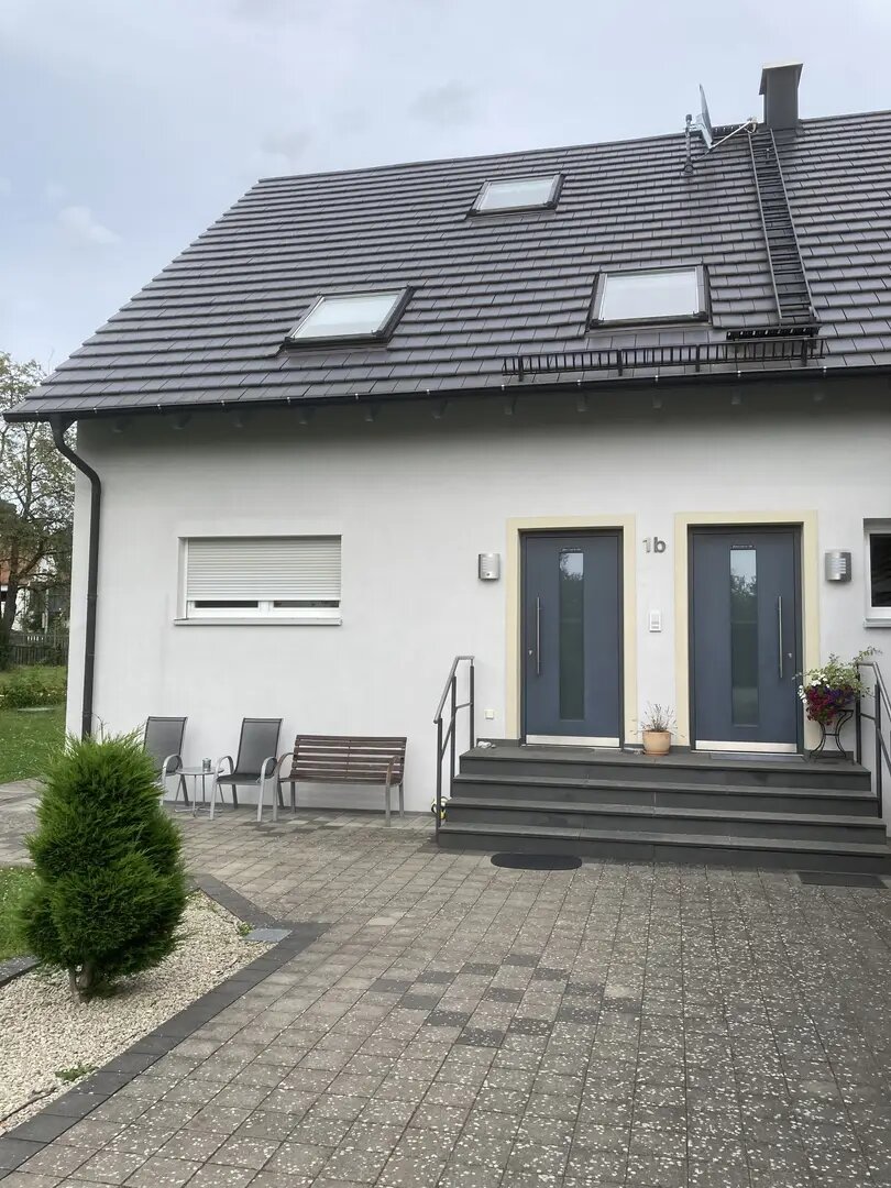 Wohnung zur Miete 700 € 5 Zimmer 145 m²<br/>Wohnfläche ab sofort<br/>Verfügbarkeit Haselhofstr Strullendorf Geisberger Forst 96129