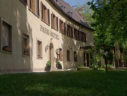 Immobilie zum Kauf als Kapitalanlage geeignet 2.112 m² 3.700 m² Grundstück Zirndorf 90513