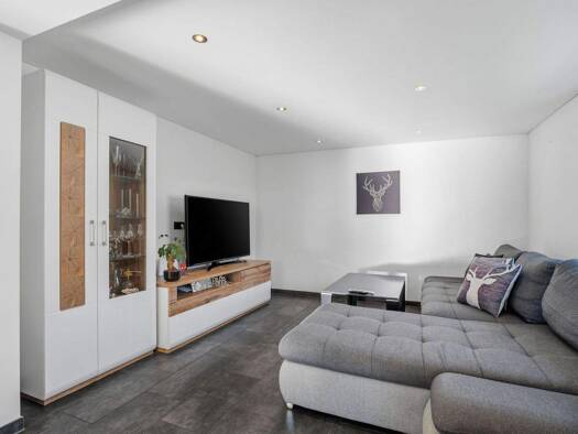 Einfamilienhaus zum Kauf 670.000 € 8 Zimmer 124 m² 626 m² Grundstück frei ab sofort BLUDESCH 6719