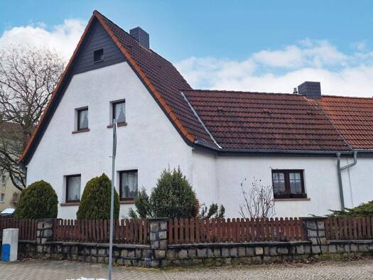 Doppelhaushälfte zum Kauf 83.000 € 4 Zimmer 85 m² 574 m² Grundstück Köthen 06366