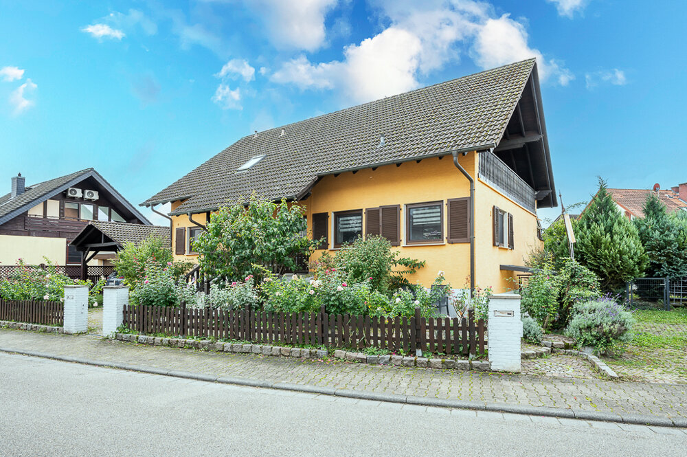 Einfamilienhaus zum Kauf 625.000 € 7 Zimmer 249 m²<br/>Wohnfläche 774 m²<br/>Grundstück Hahnheim 55278