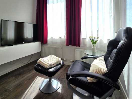 Wohnung zur Miete 995 € 1 Zimmer 24 m² frei ab sofort Triftstraße Niederrad Frankfurt am Main 60528