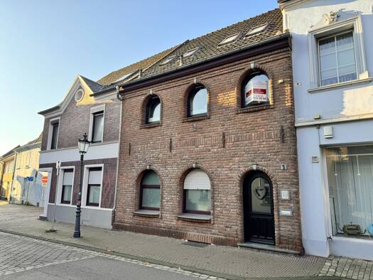 Wohn- und Geschäftshaus zum Kauf als Kapitalanlage geeignet 469.000 € 563 m² 336 m² Grundstück Issum 47661
