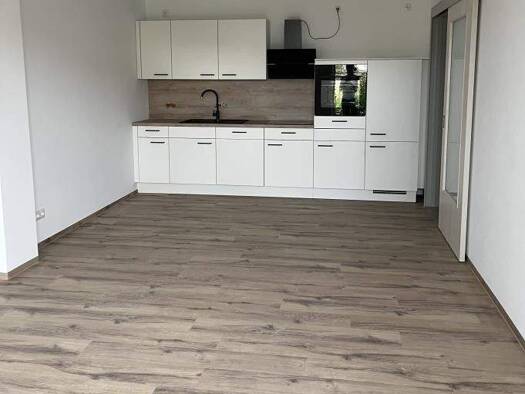 Wohnung zur Miete 730 € 2 Zimmer 72,9 m² Arnsdorf 01477
