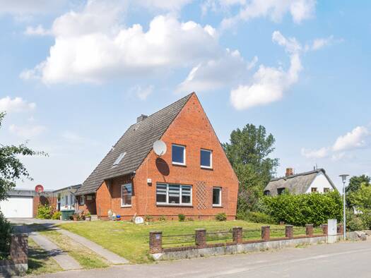 Einfamilienhaus zum Kauf 349.000 € 7 Zimmer 167,5 m² 807 m² Grundstück Holzdorf Holzdorf / Söby 24364