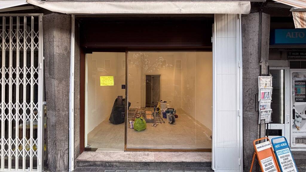 Laden zur Miete 1.500 € 27 m² Verkaufsfläche Dominikanerplatz Bozen 39100
