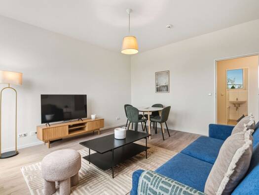 Wohnung zur Miete 1.215 € 2 Zimmer 55 m² 6. Geschoss Manfred-von-Richthofen-Straße 24 Tempelhof Berlin 12101