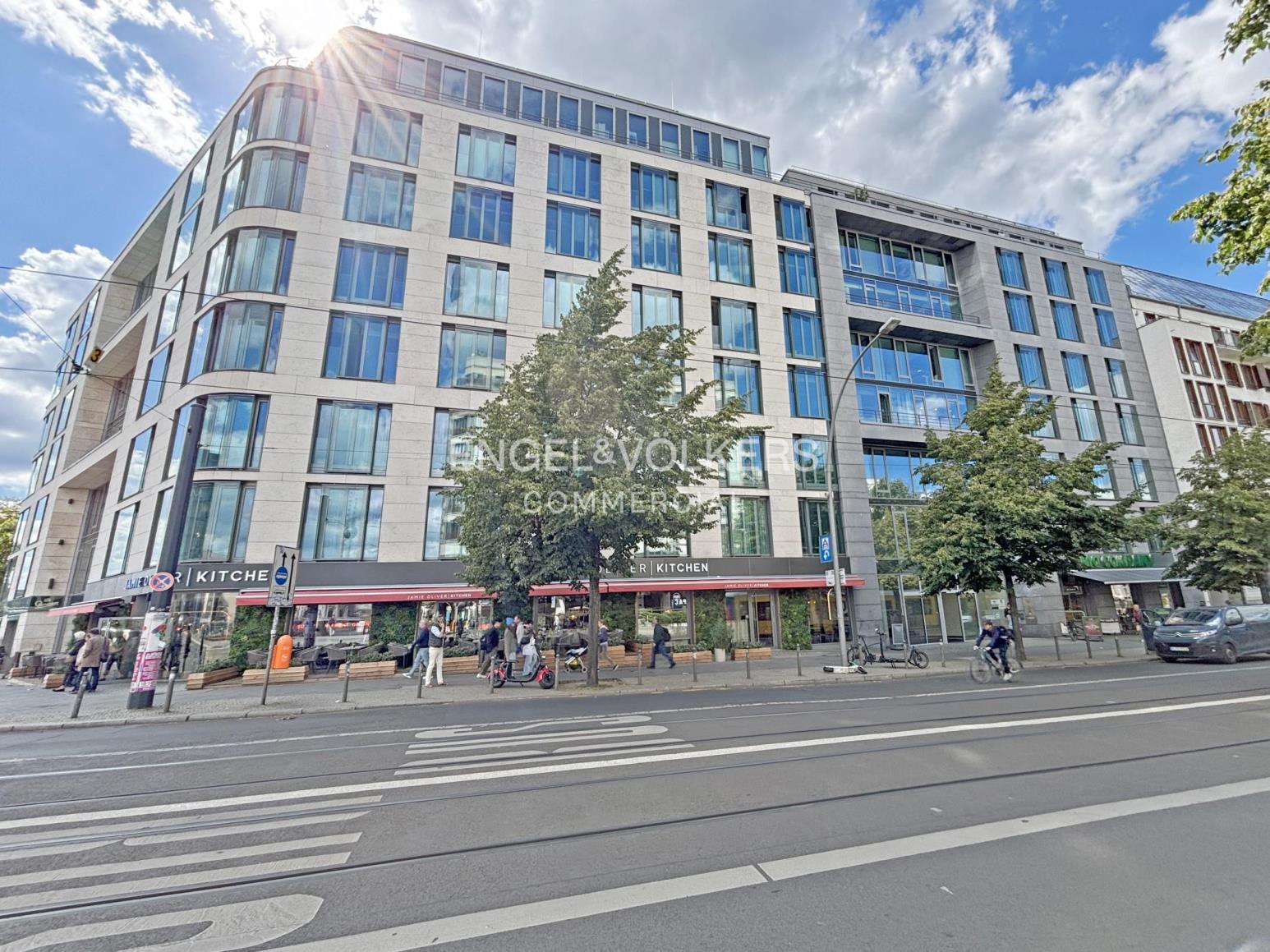 Büro-/Praxisfläche zur Miete 33 € 7.110 m²<br/>Bürofläche ab 364 m²<br/>Teilbarkeit Mitte Berlin 10117