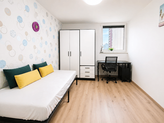 Wohnung zur Miete 450 € 5 Zimmer 11 m² Büchenbach Erlangen 91056