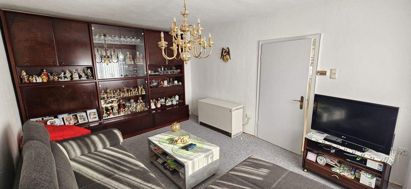 Immobilie in Kümmersbruck - Platz für die ganze Familie - gepflegtes Einfamilienhaus mit sehr großem Grundstück und Nebengebäude - Bild 2