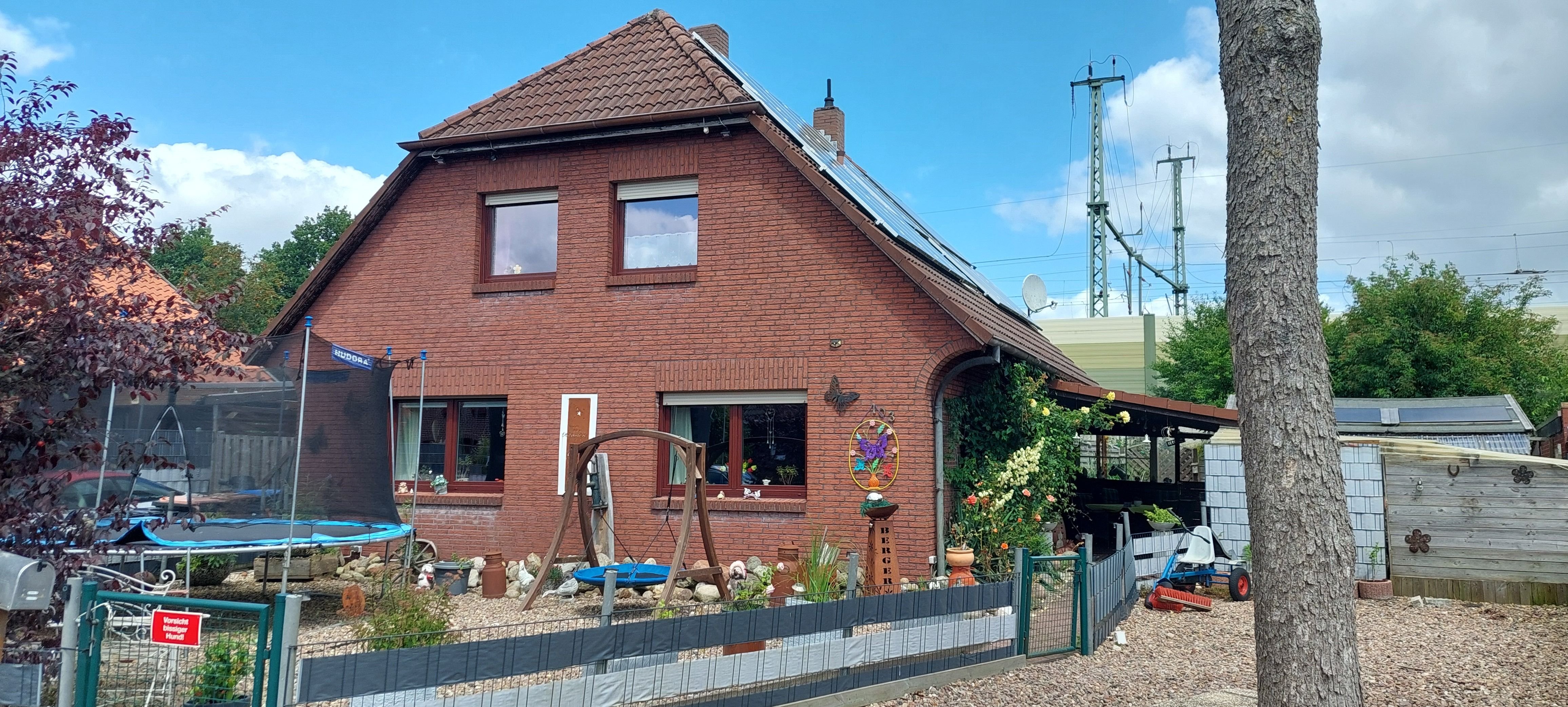 Einfamilienhaus zum Kauf 235.000 € 5 Zimmer 127 m²<br/>Wohnfläche 615 m²<br/>Grundstück Varel Varel 26316