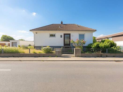 Einfamilienhaus zum Kauf 195.000 € 3 Zimmer 95 m² 860 m² Grundstück Trais-Horloff Hungen 35410