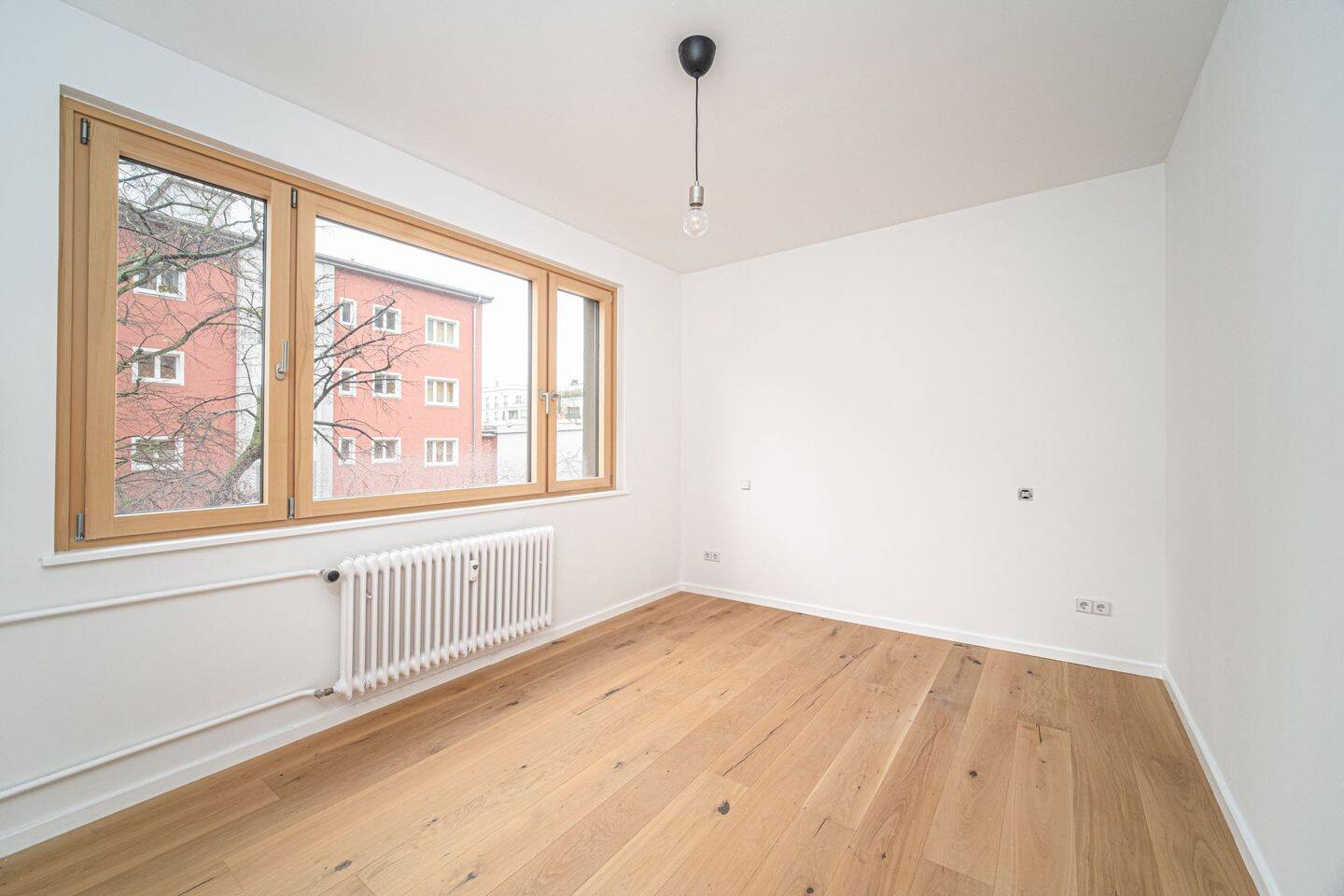 Wohnkomfort in Wilmersdorf: Helle 2-Zimmer-Wohnung mit Balkon – Darmstädter Straße 9, 10707 Berlin – Bild 1 von 10
