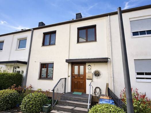 Reihenmittelhaus zum Kauf 435.000 € 4 Zimmer 107 m² 222 m² Grundstück Steinbach 61449