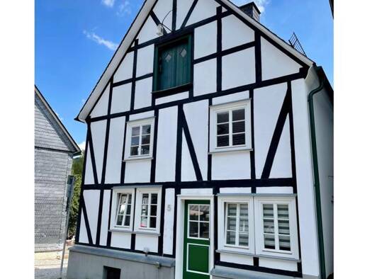 Einfamilienhaus zur Miete 1.200 € 4,5 Zimmer 125 m² Freudenberg 57258