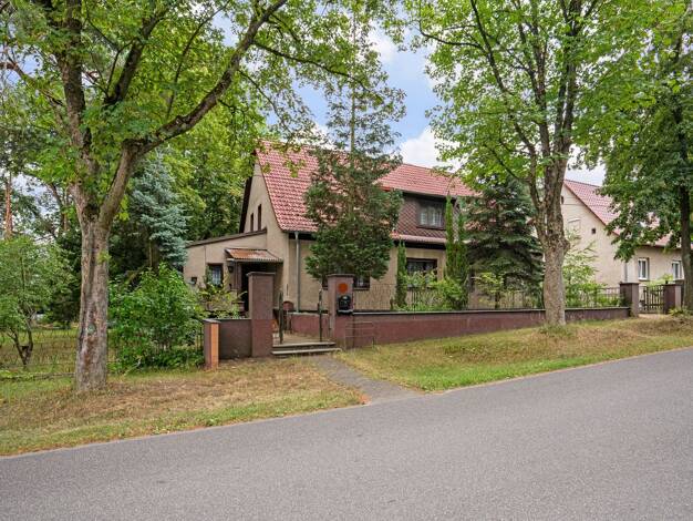 Einfamilienhaus zum Kauf 439.000 € 10 Zimmer 270 m² 1.658 m² Grundstück Rehfelde Rehfelde 15345
