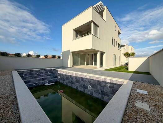 Einfamilienhaus zum Kauf - Erstbezug 640.000 € 4 Zimmer 397 m² Privlaka 23233